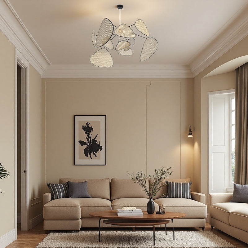 Handgefertigter Kronleuchter aus natürlichem Rattangewebe