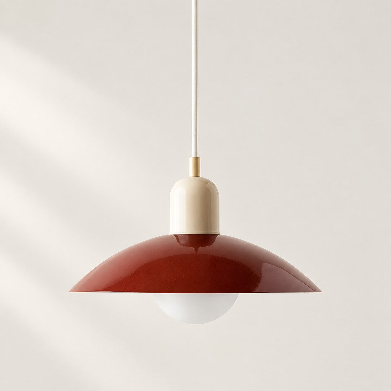 Pendelleuchte im Stil der Mid-Century-Bauhaus-Bewegung für das Esszimmer mit Stecker