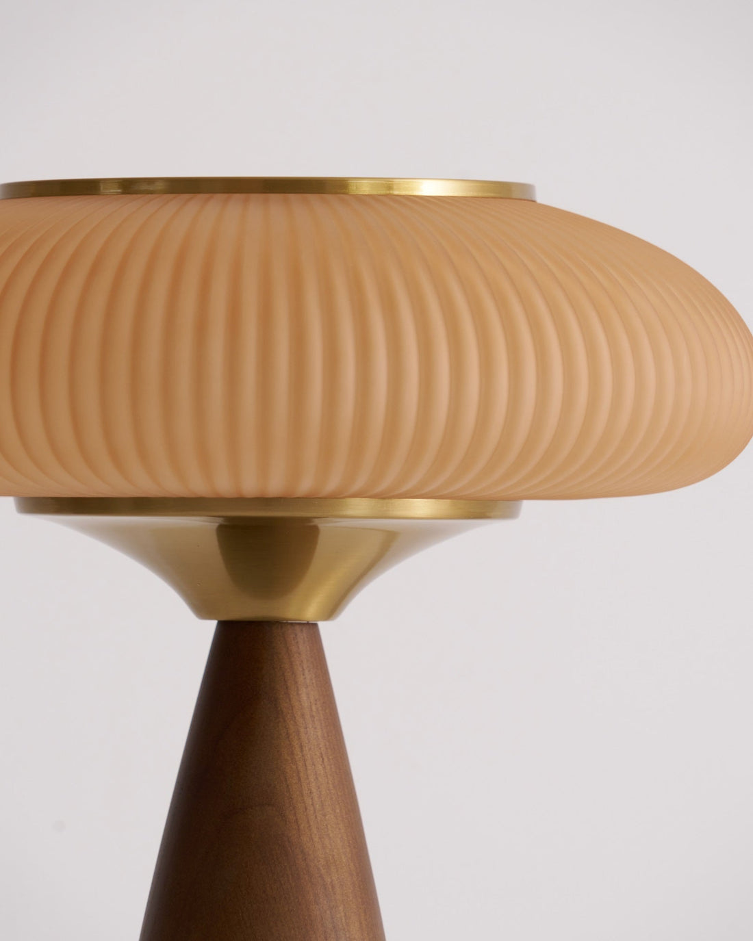 Wiederaufladbare Tischlampe aus Holz – Tischlampe für Zuhause mit Glasschirm
