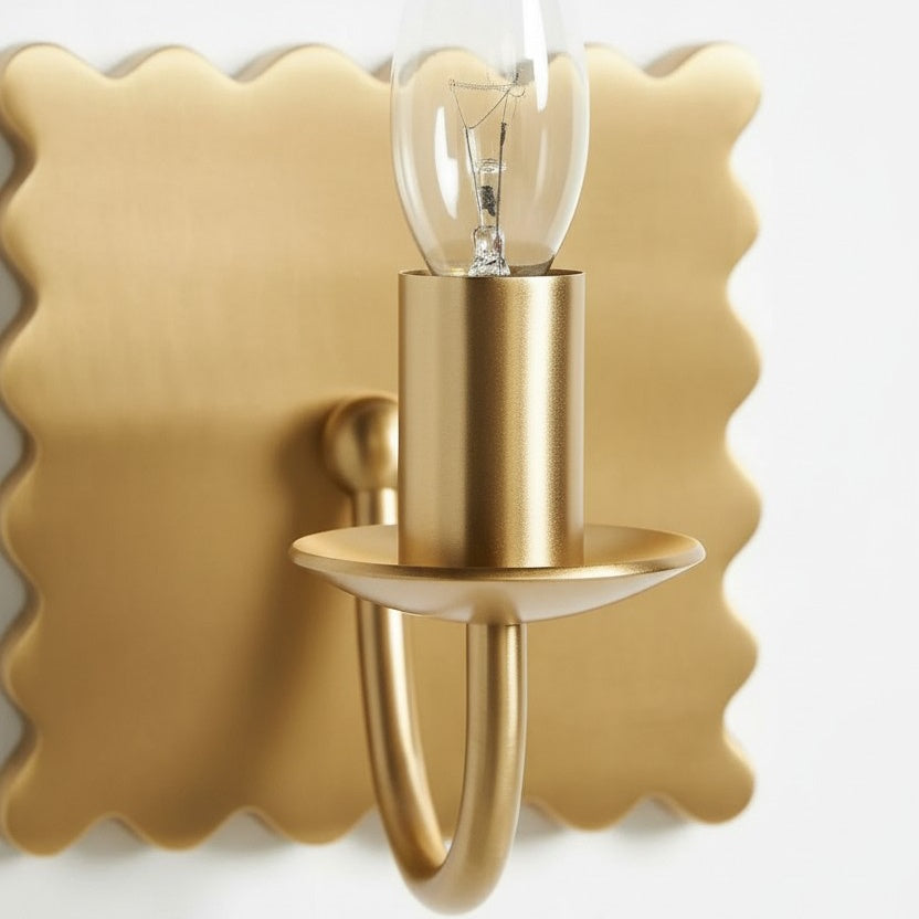 Modo Decorative Wall Light – Modern Wavy Metal Wall Sconce for Bedrooms and Hallways