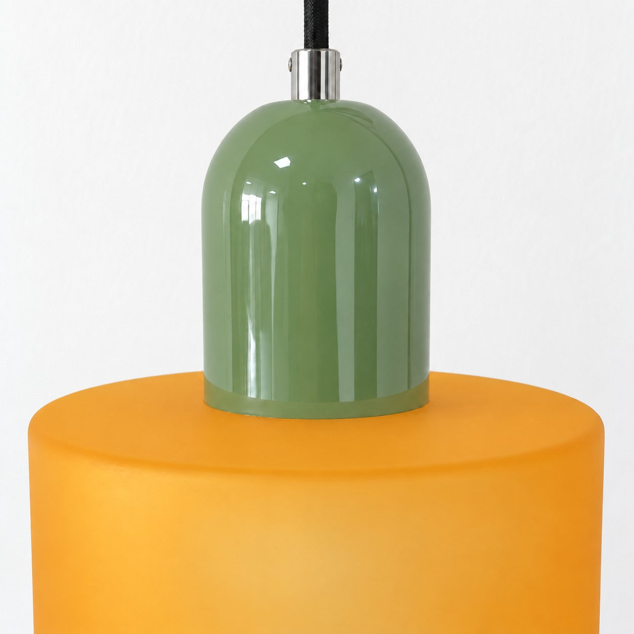 Mid-Century-Makronen-Pendelleuchte mit Stecker und Zugkabel - Bunter Lampenschirm als Hängelampe für die Wohnraumdekoration