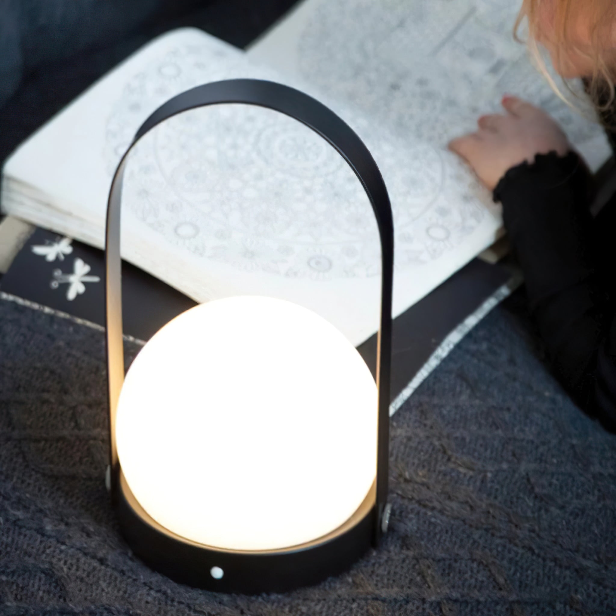 Tragbare Akku-Tischlampe – Moderne Lampe für Schreibtisch und Schlafzimmer