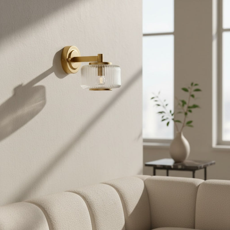 Canovus Wandleuchte mit geripptem Glasschirm – Elegante Messing-Wandleuchte für die Wohnzimmerbeleuchtung