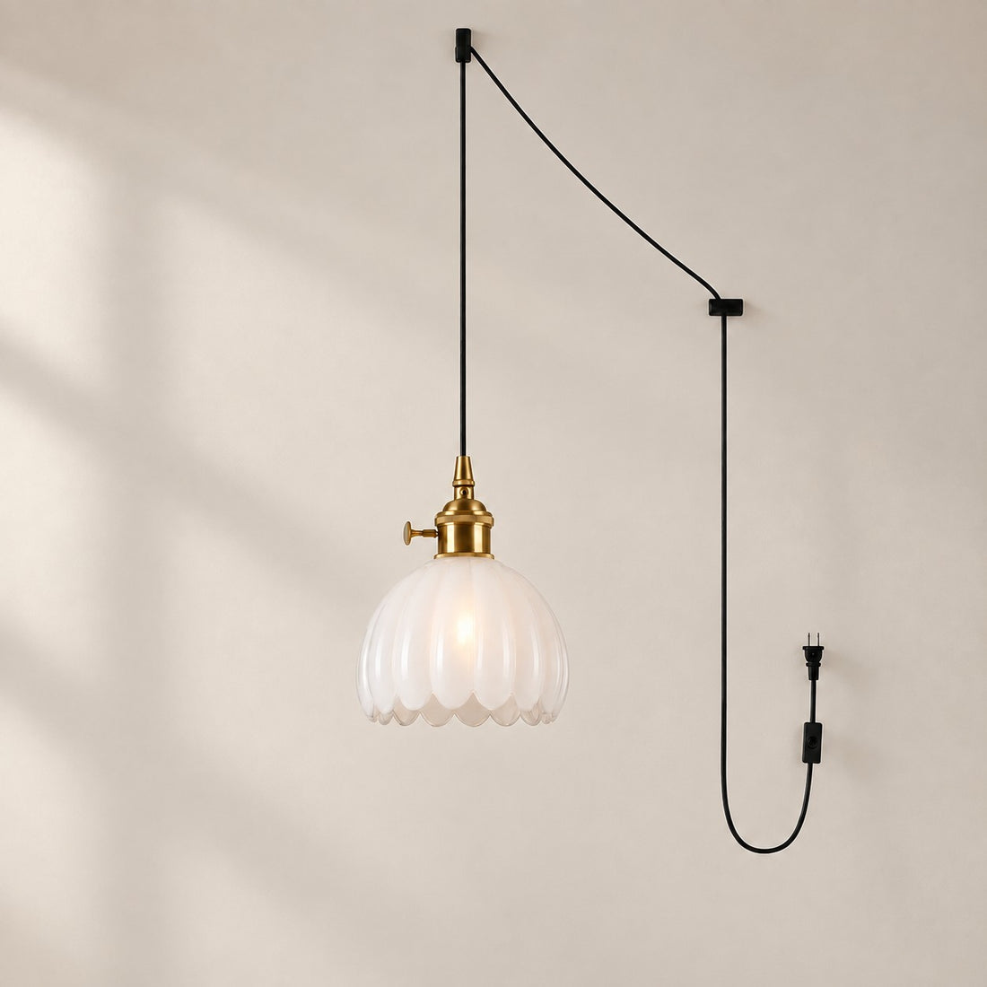 Vintage-Blüten-Pendelleuchte aus Glas mit Stecker
