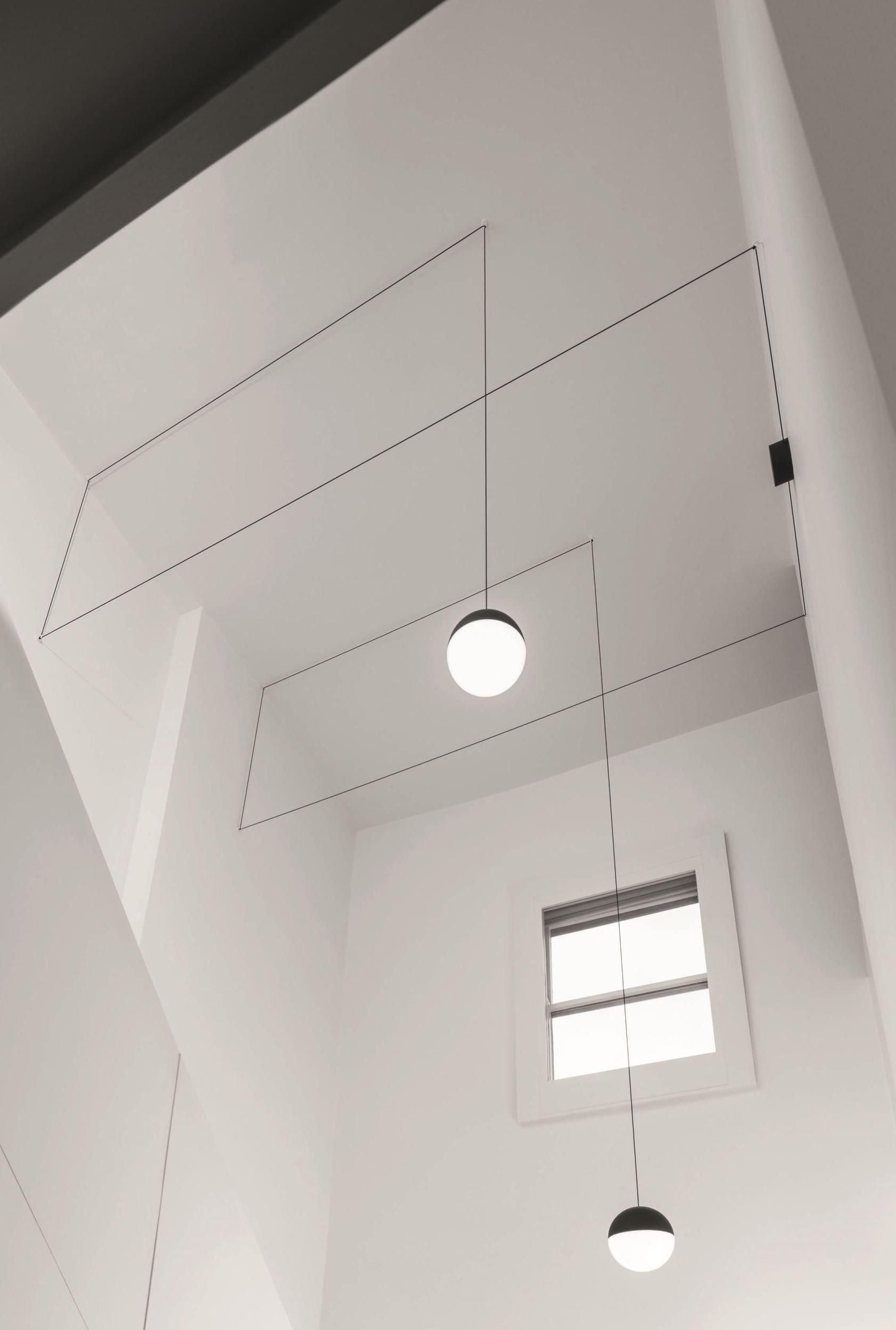 Deckenleuchte aus Metall und Polycarbonat