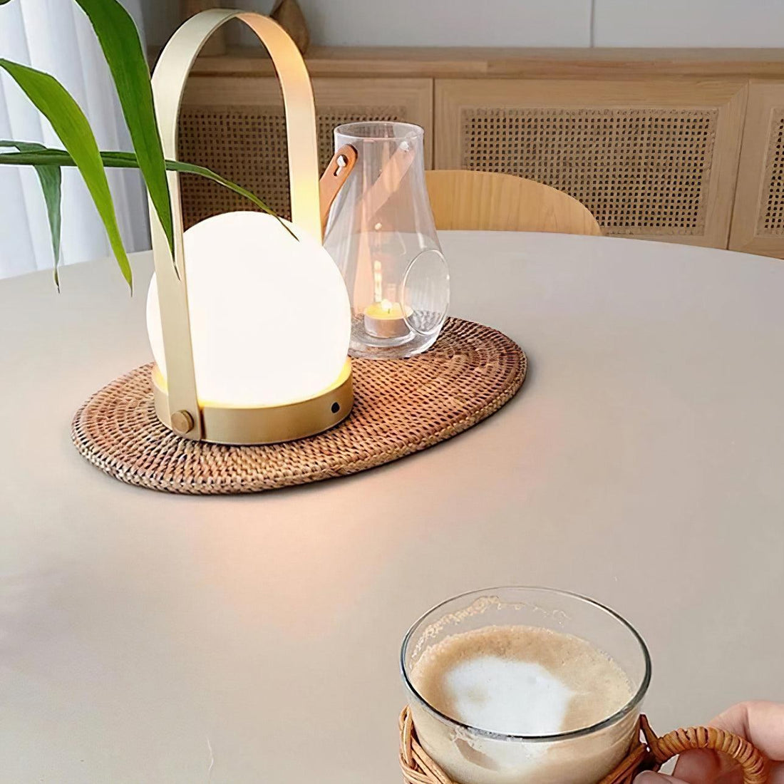 Tragbare Akku-Tischlampe – Moderne Lampe für Schreibtisch und Schlafzimmer