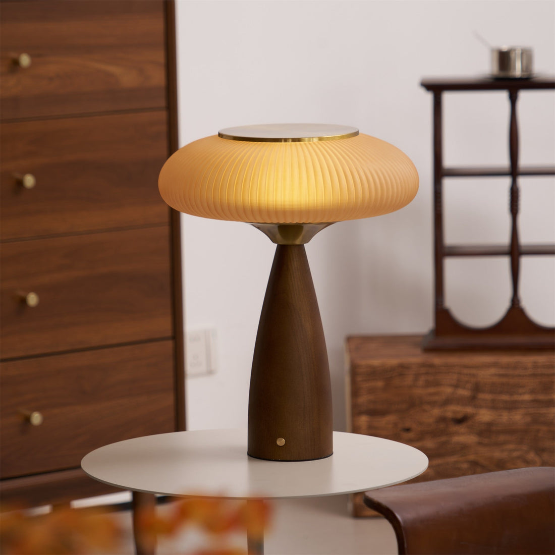 Wiederaufladbare Tischlampe aus Holz – Tischlampe für Zuhause mit Glasschirm