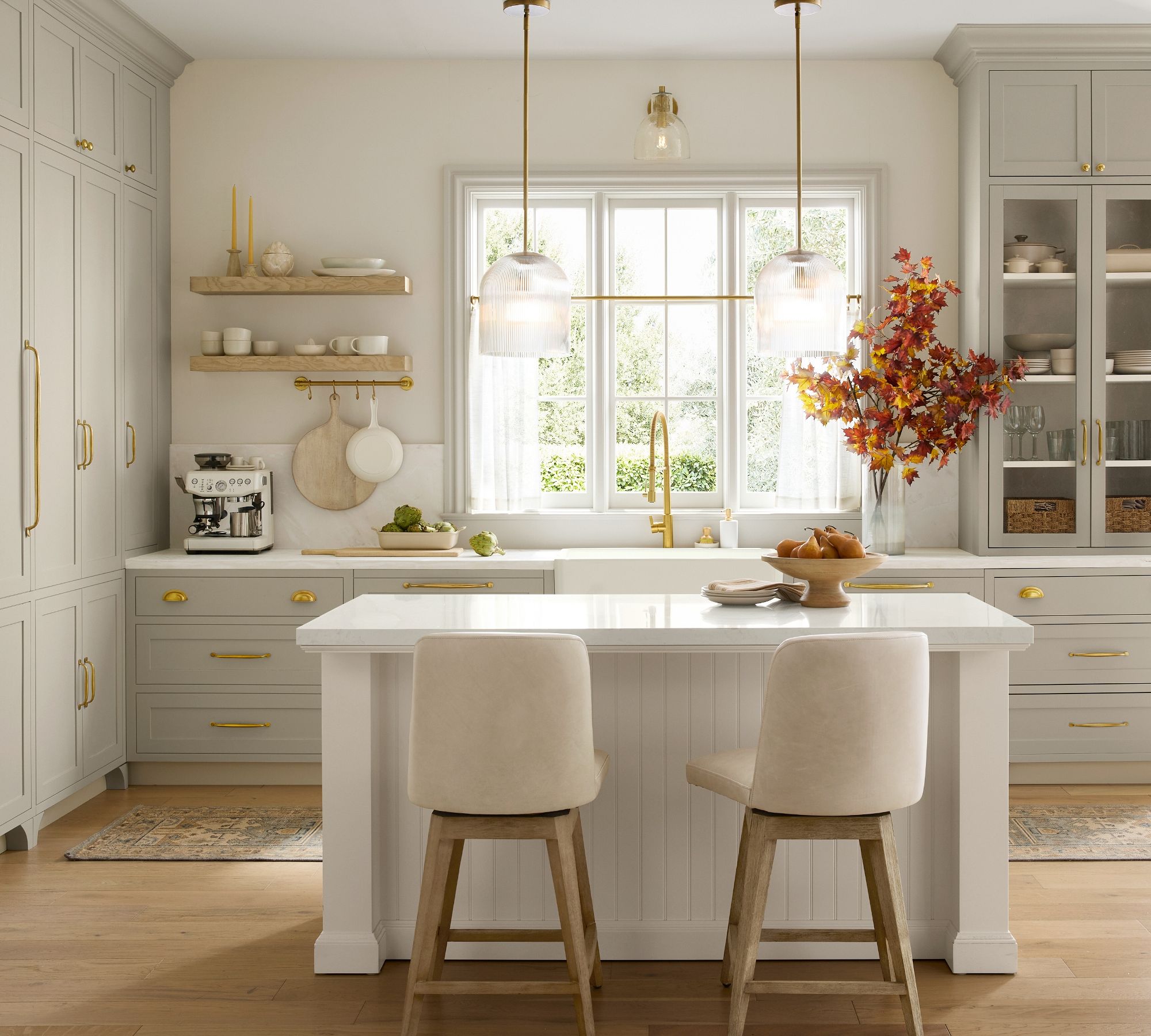 Bravira Ribbed Glass Pendant Light - Elegant Kitchen Island Lamp