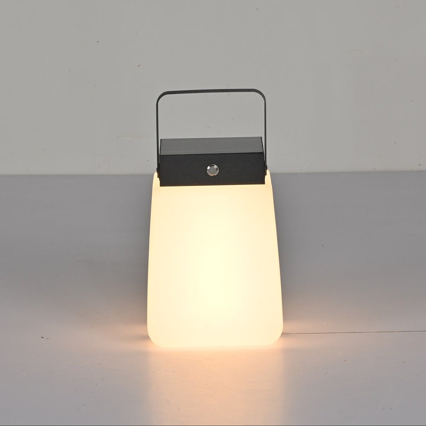 Tragbare Außenlaterne – Modernes LED-Licht für Garten &amp; Terrasse