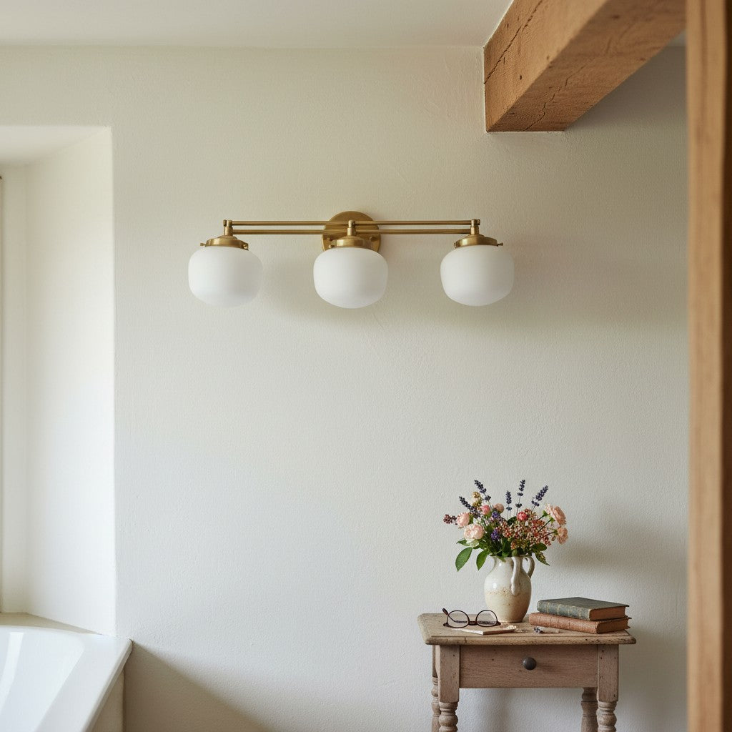 Opalglas Art Deco Vanity Light - Badezimmer-Wandleuchte mit weißen Glasschirmen