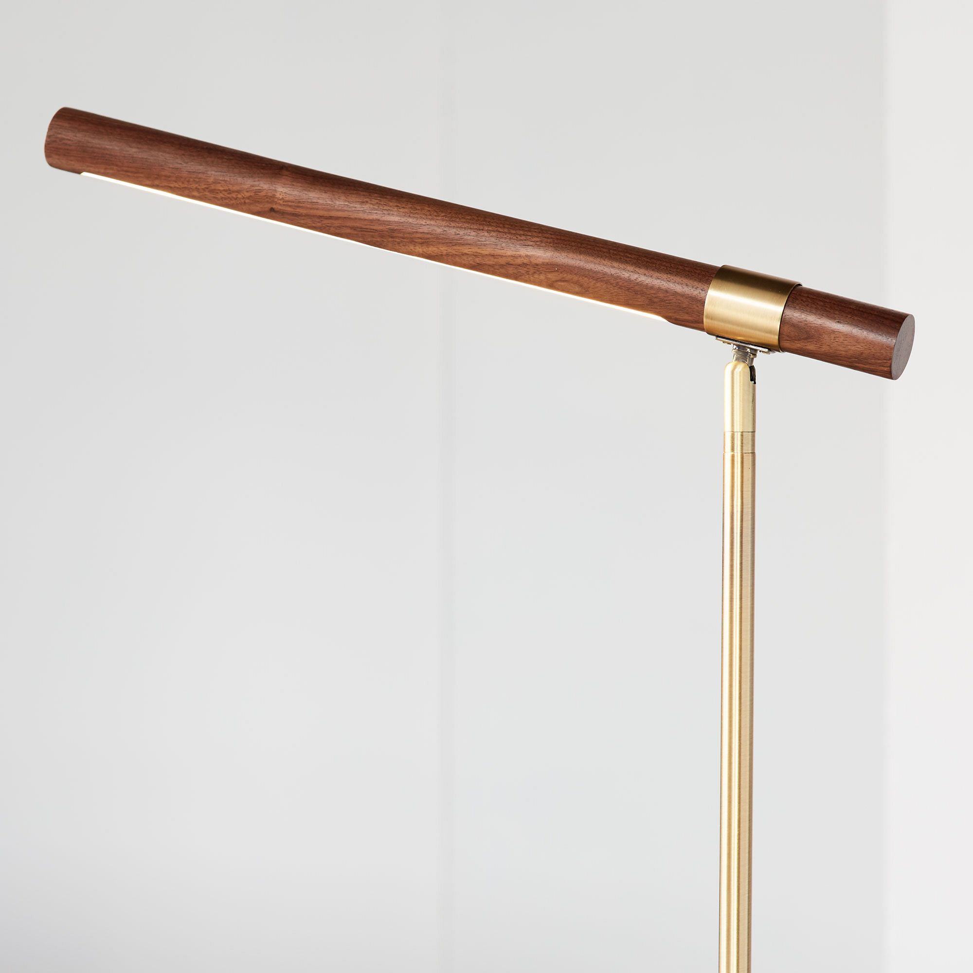 Moss Energy-Efficient Linear Wood LED Floor Lamp – Adjustable Swivel Design