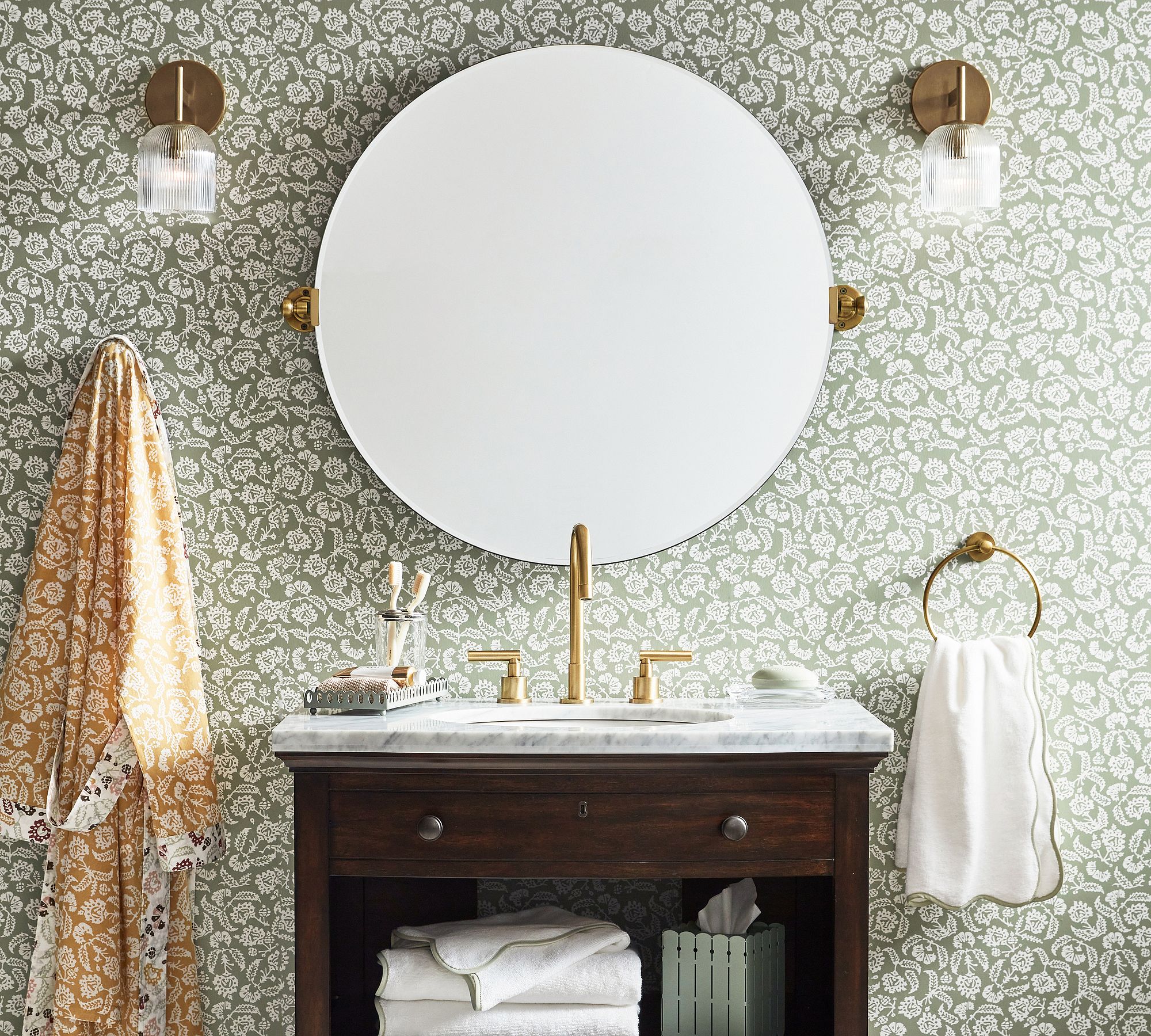 Bravira Ribbed Glass Sconce - Metal Wall Light with Clear Glass Shade