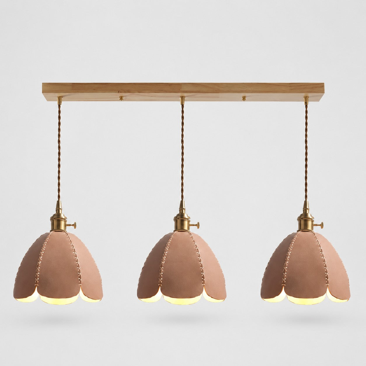 Three-light natural leather linear pendant