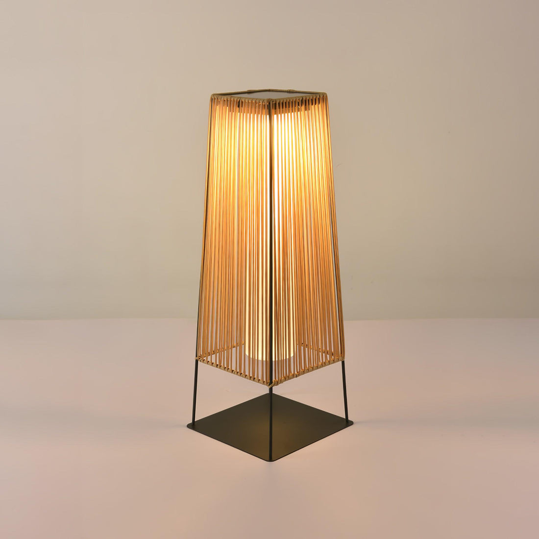 Kunststoff-Rattan-Außenpfostenleuchte - Solar-Pfostenlampe Ideal