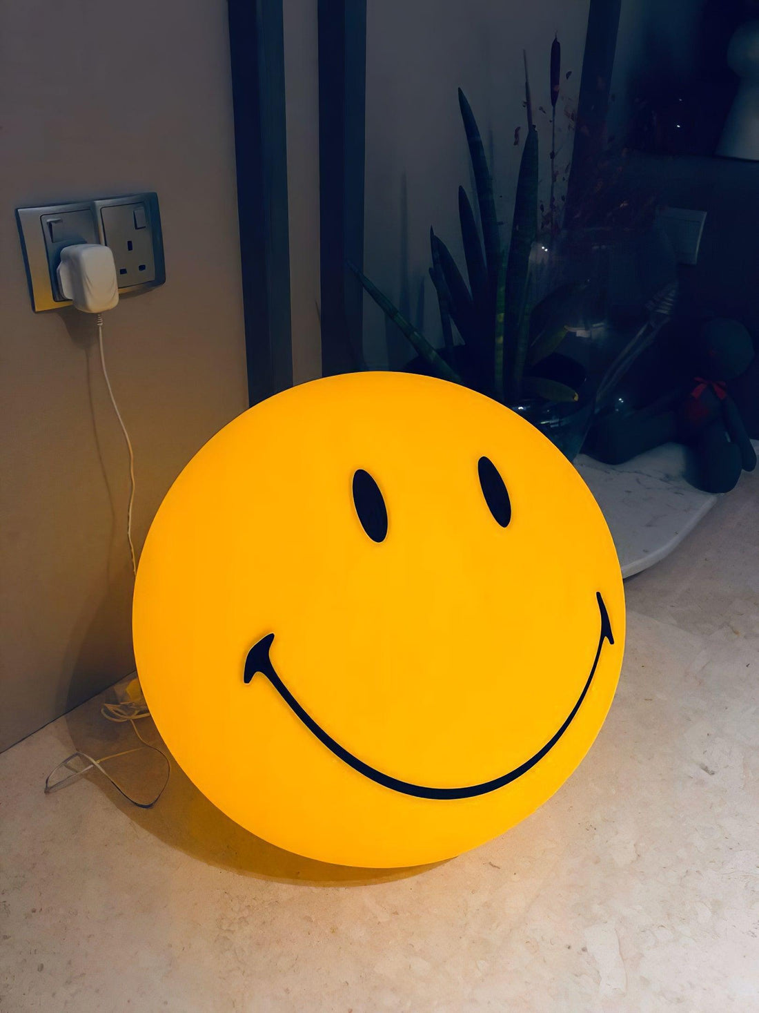 Smiling Wiederaufladbare Tischlampe - LED-Licht für Schlafzimmer &amp; Büro