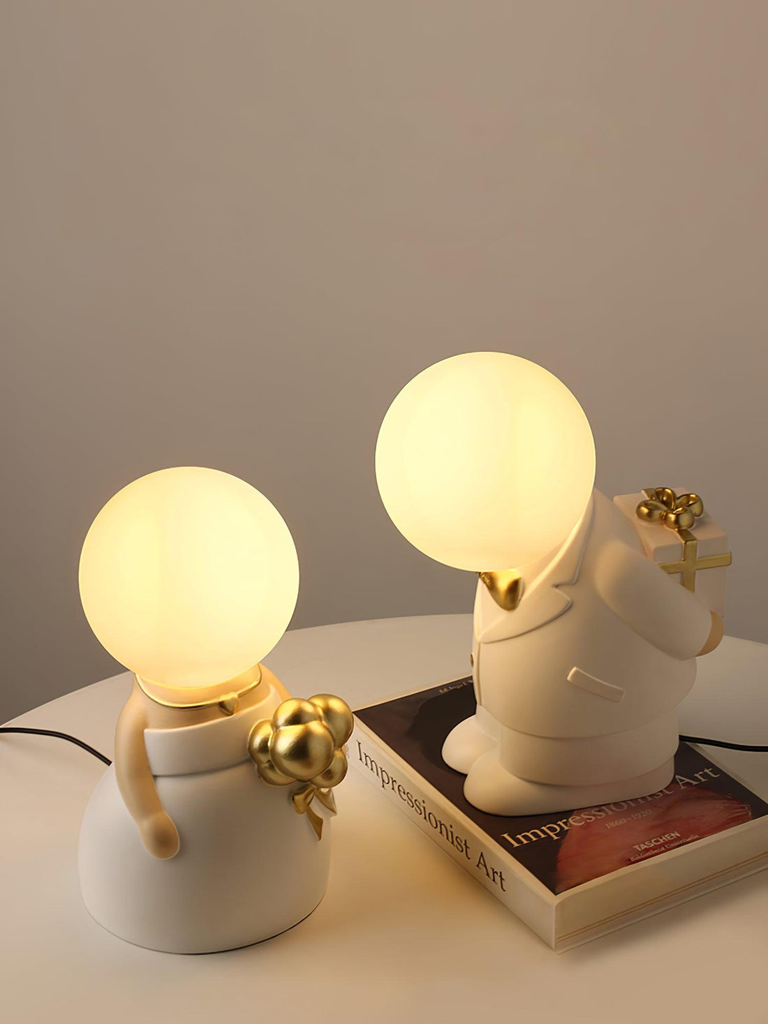 Tischlampe mit Hochzeitsfigur – wiederaufladbares LED-Licht für Veranstaltungen