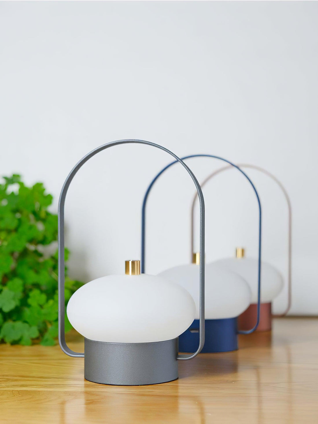 Portable Table Lamp - Built-in Battery - Ideal for Home