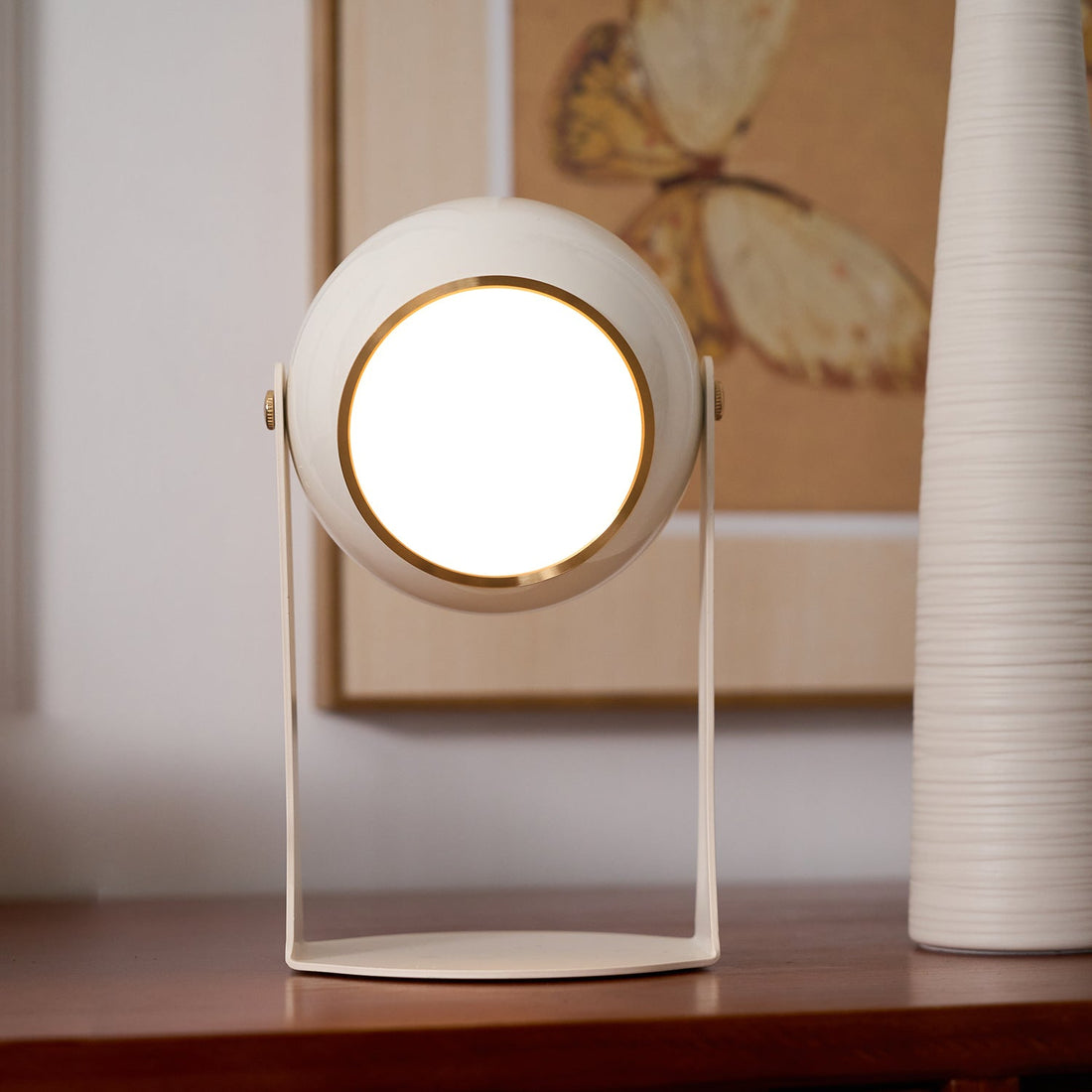 Glossy Black-White Table Lamp - Helmet-Inspired