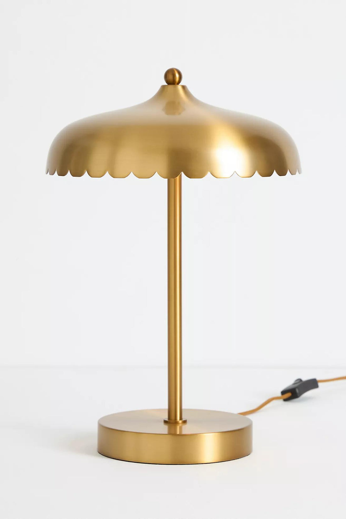 Rayla Curved Metal Base Table Lamp - Retro Scallop Light for Bedroom
