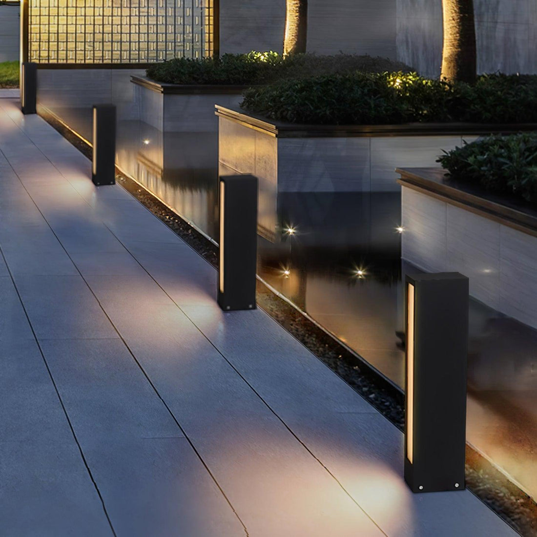 Aluminum Outdoor Post Lamp - Panel-Style Cast Lamp for Patio