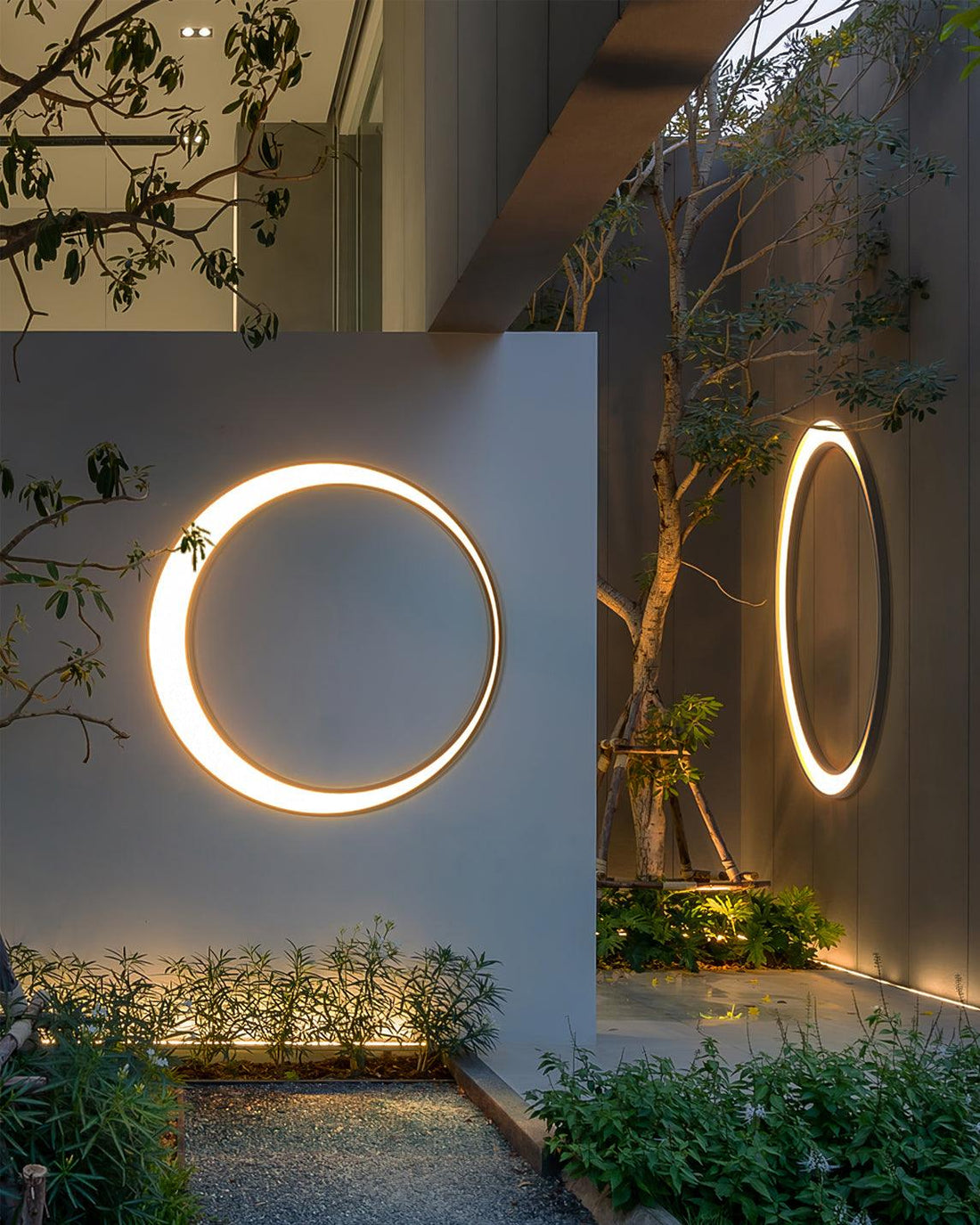 Moon Stainless Steel Wall Lamp - Black Celestial Fixture for Outdoor