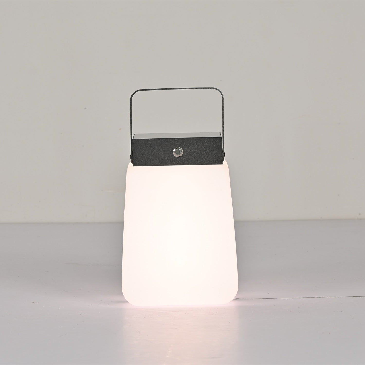 Tragbare Außenlaterne – Modernes LED-Licht für Garten &amp; Terrasse
