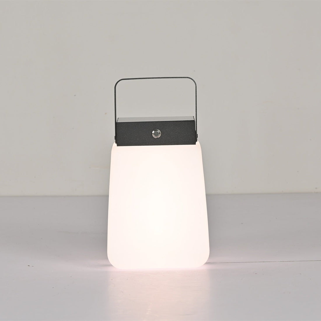 Tragbare Außenlaterne – Modernes LED-Licht für Garten &amp; Terrasse