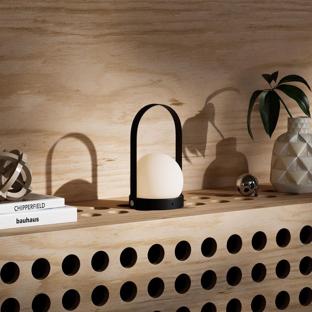 Tragbare Akku-Tischlampe – Moderne Lampe für Schreibtisch und Schlafzimmer