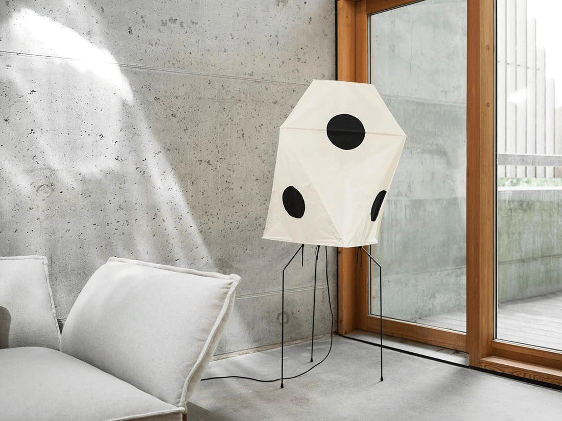 Origami Stehleuchte – Skulpturales Licht für Wohnzimmer &amp; Leseecke