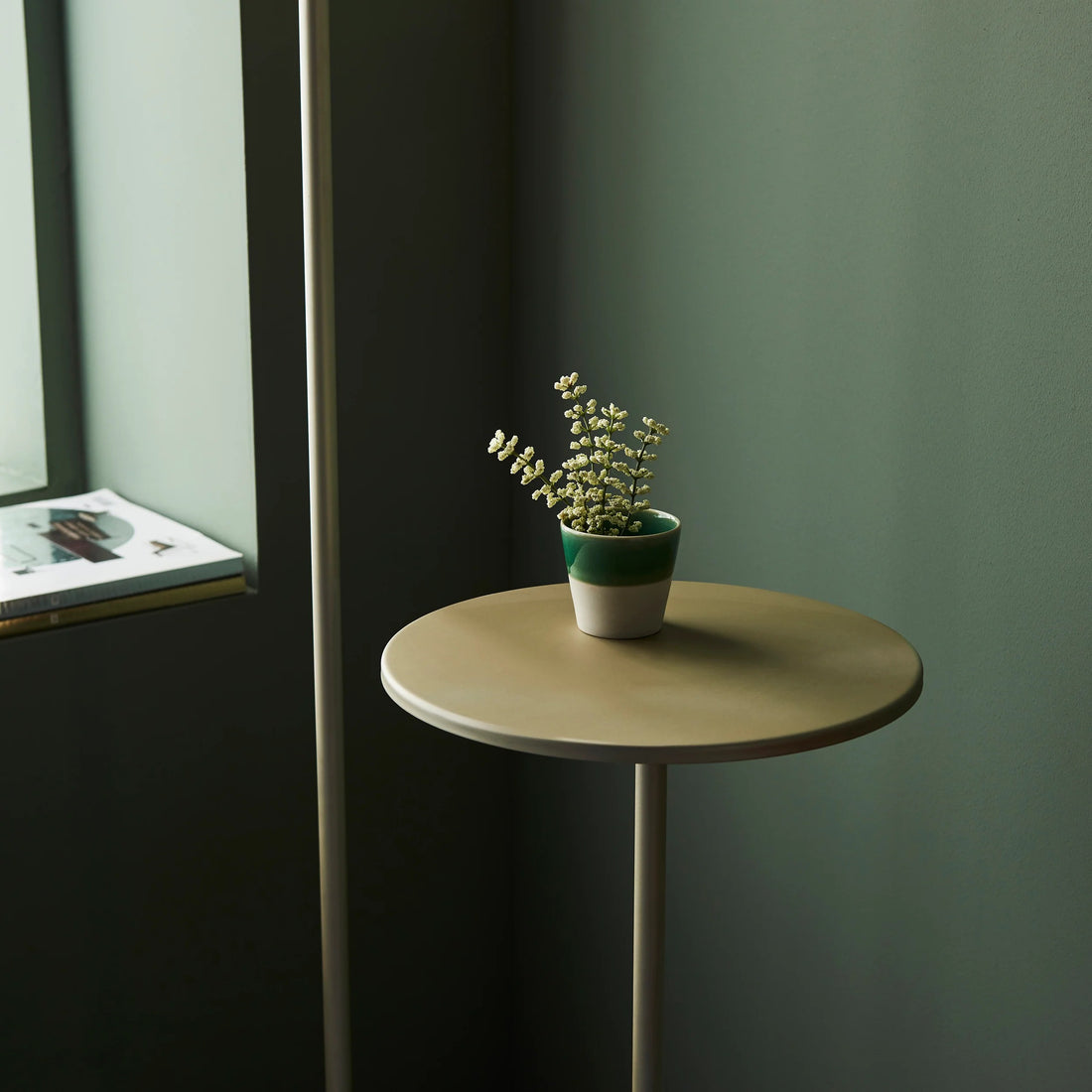 Lirra Multi-Functional Floor Lamp with Table-Top Design – Stylish Standing Lamp for Living Areas