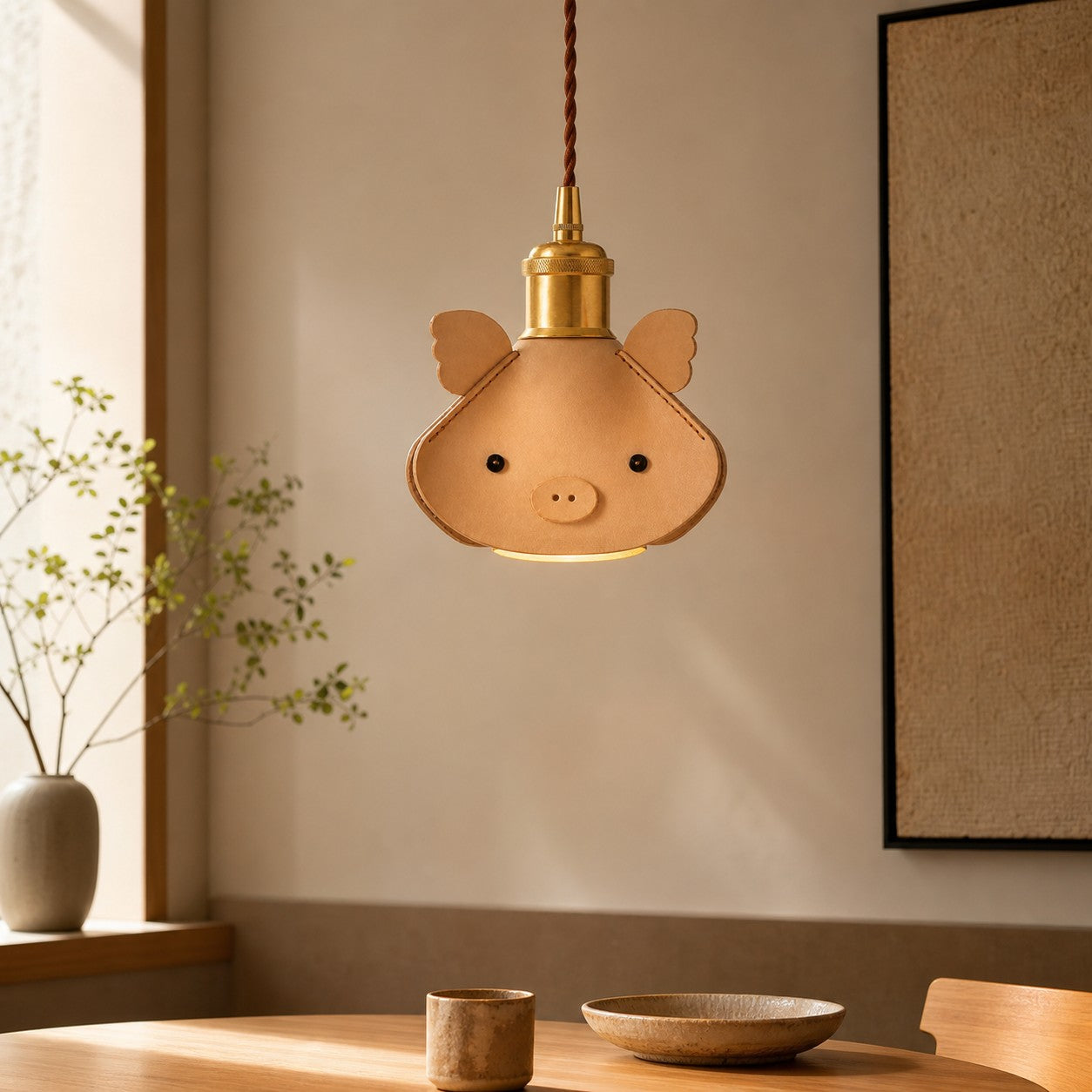 Handgefertigte Pendelleuchte aus Schweinsleder