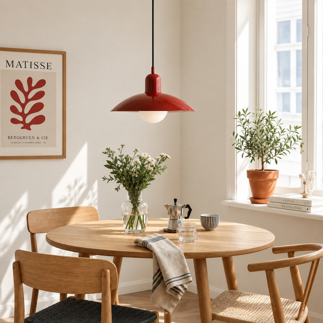 Pendelleuchte im Stil der Mid-Century-Bauhaus-Bewegung für das Esszimmer mit Stecker