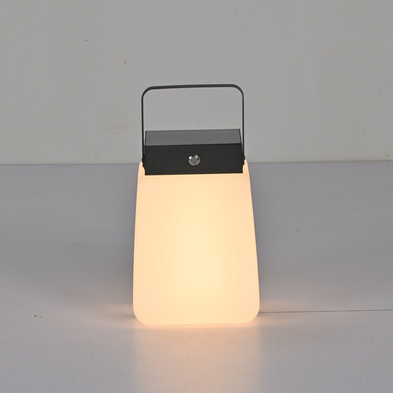 Tragbare Außenlaterne – Modernes LED-Licht für Garten &amp; Terrasse
