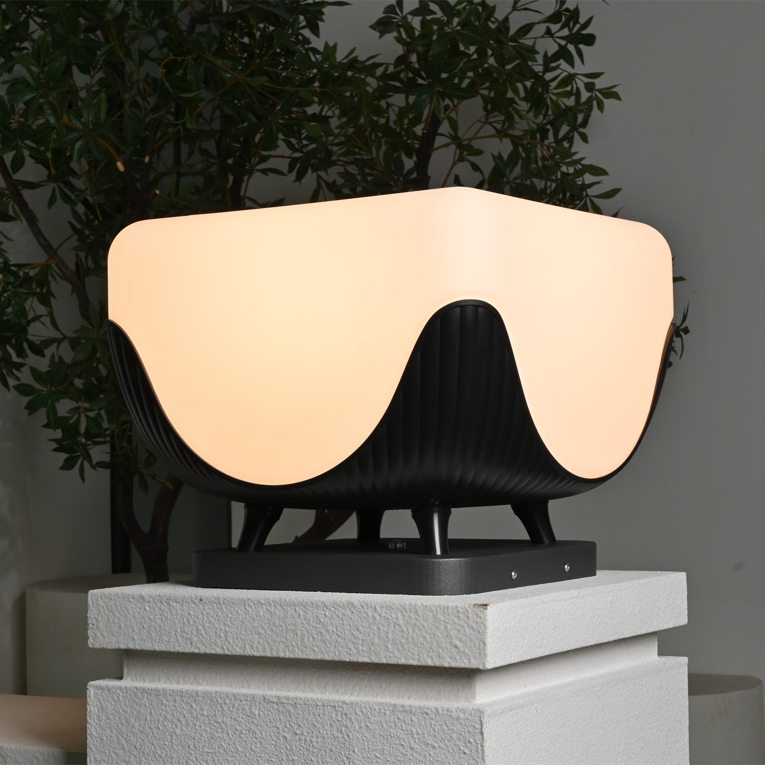 Cube Außenleuchte - Moderne skulpturale LED-Lampe für Garten &amp; Terrasse