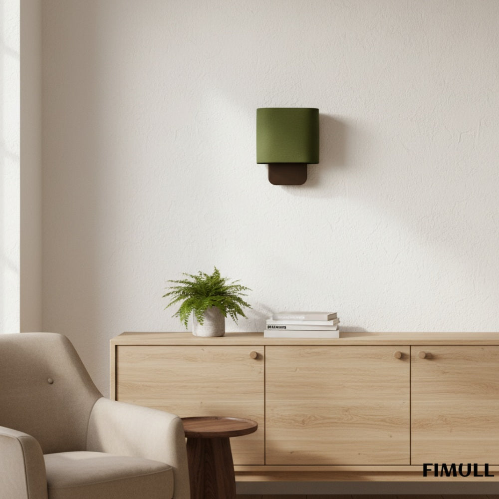 Elegante Wandleuchte Nolvara mit weichem Schirm und Metallarm