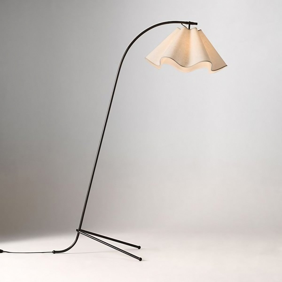 Oslan Scalloped Shade Floor Lamp - Modern Lighting with Arched Base