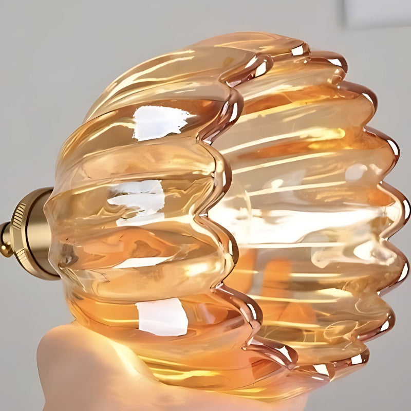 Retro Pendelleuchte mit Glasblütenknospen