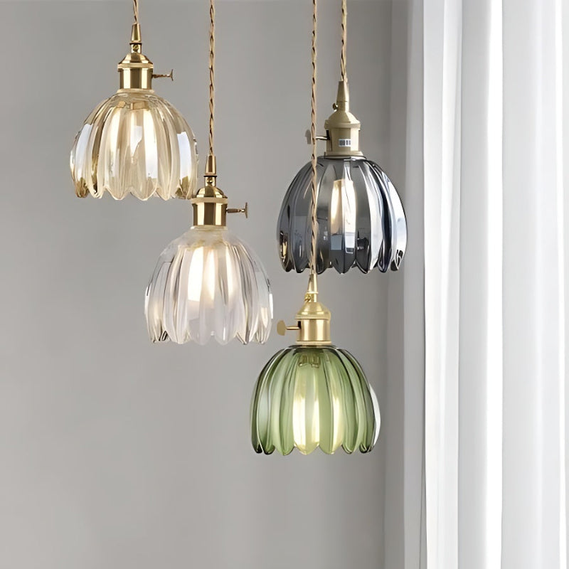 Retro Pendelleuchte mit Glasblütenknospen