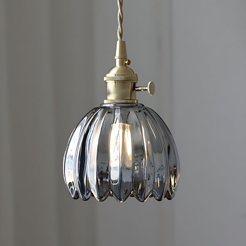 Retro Pendelleuchte mit Glasblütenknospen