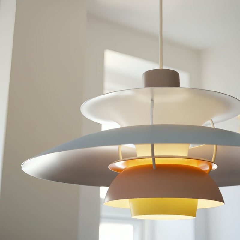 Dänische Pendelleuchte aus Metall – Klassische mehrschichtige Lampenschirmlampe fürs Schlafzimmer