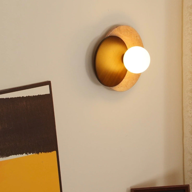 Minimalistische Wandleuchte aus Travertin-Doppelscheibenholz