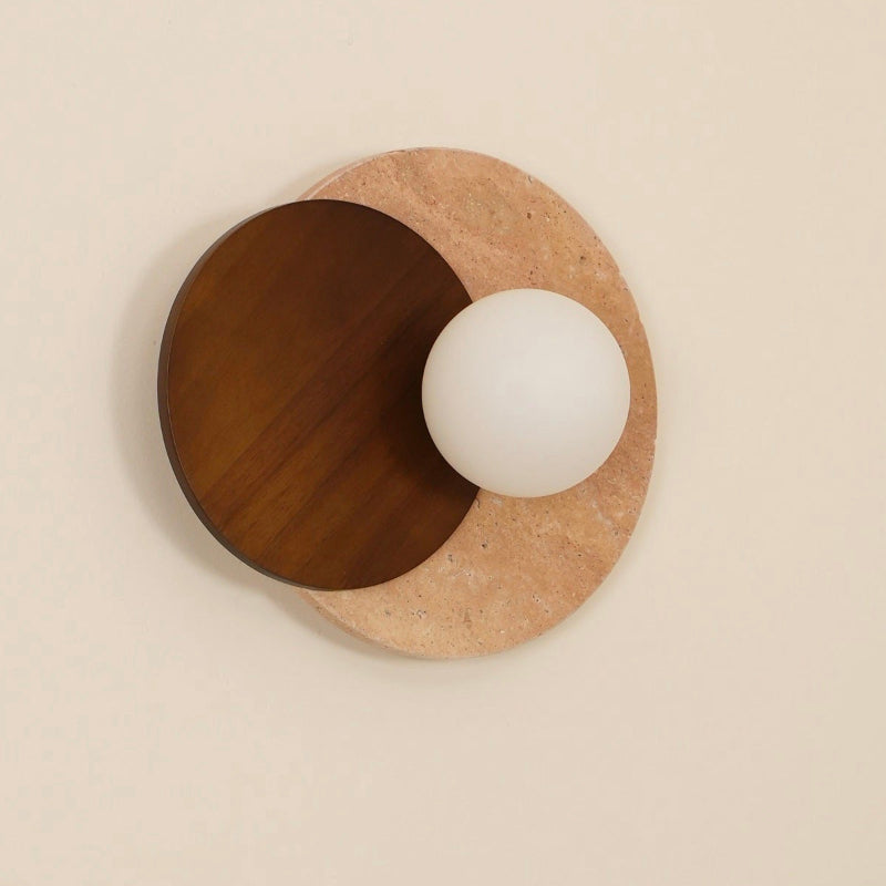 Minimalistische Wandleuchte aus Travertin-Doppelscheibenholz