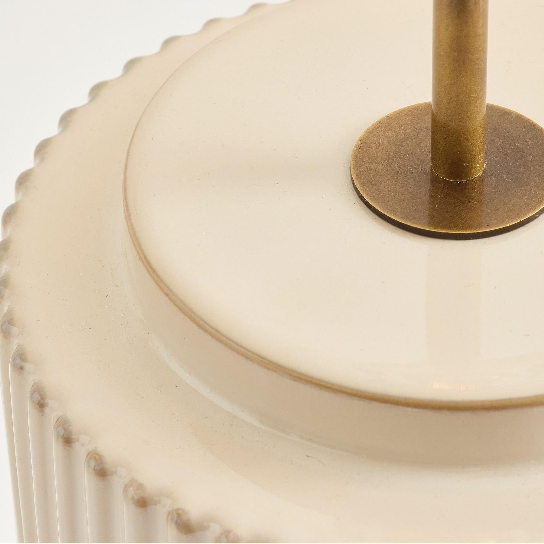 Ceruna Minimalist Ceramic Table Lamp - Ceramic base with a linen lampshade