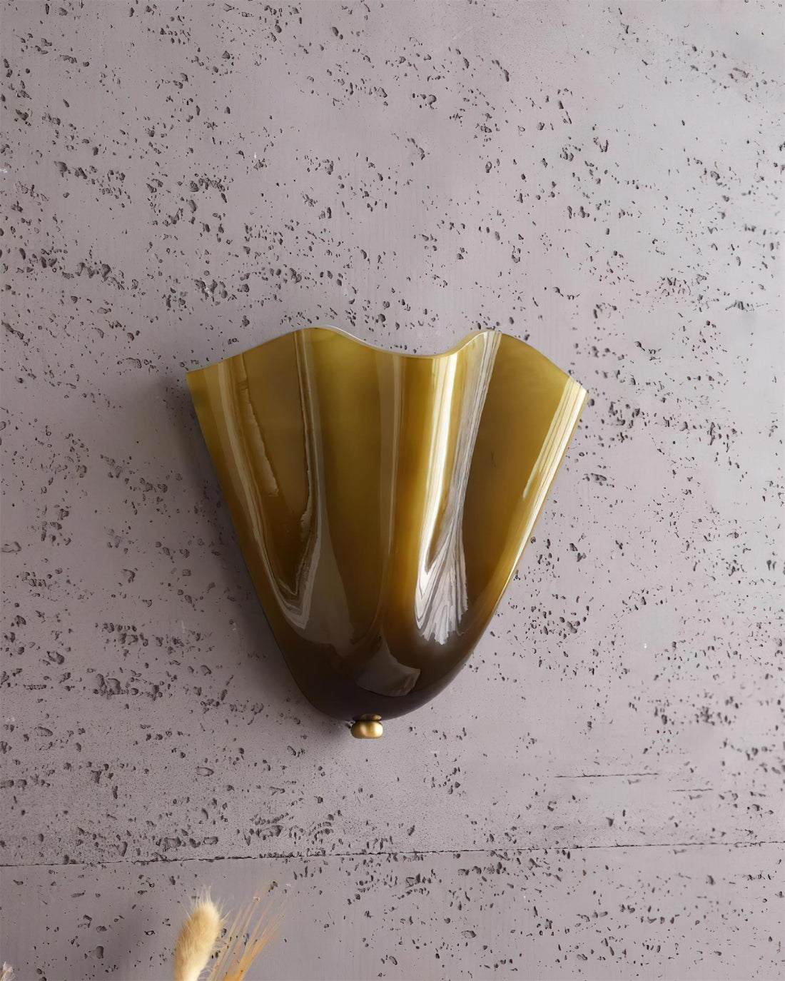 Moderne Wandleuchte Bellina – Kunsthandwerkliche Glaslampe Vera für die Inneneinrichtung