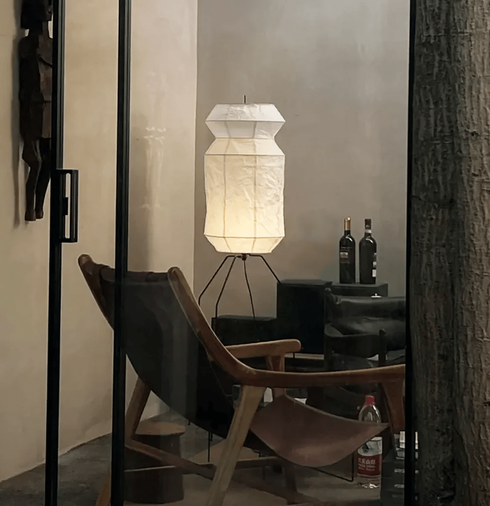 Stehlampe aus Washi-Papier – handgefertigte japanische Leuchte für das Wohnzimmer