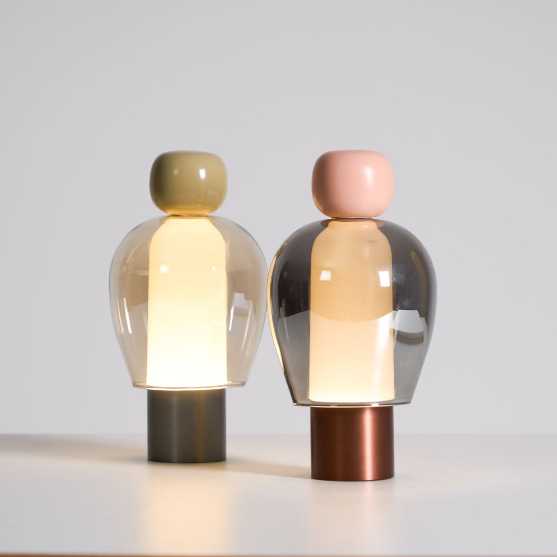 Tischlampe – Tragbare wiederaufladbare Lampe für den Einsatz im Wohnzimmer und Schlafzimmer