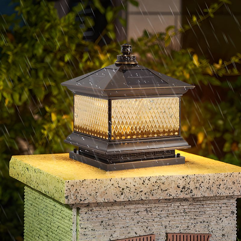 Solar-Pfostenleuchte Diamond – Elegante Außenleuchte aus Glas für Gartenwege