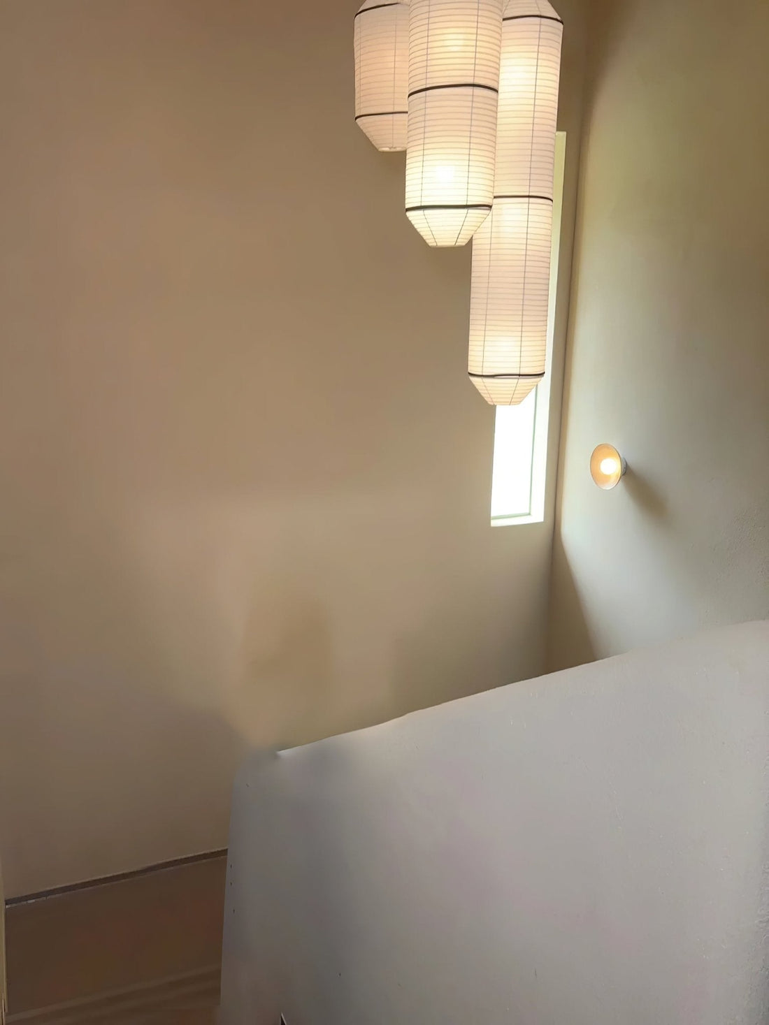 Hängelampe aus Maulbeerseide – Warme LED-Beleuchtung für Wohnzimmer
