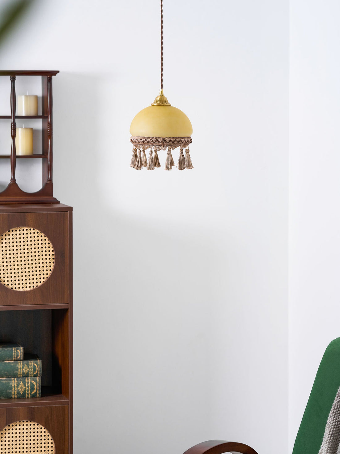Hängeleuchte mit Quasten, Messing und Glas