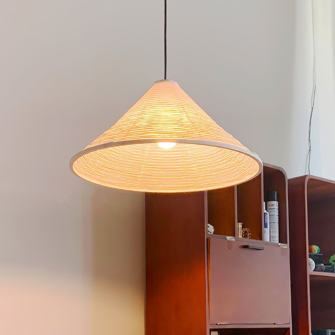 Washi-Papier-Pyramiden-Pendelleuchte – handgefertigte Leuchte für das Wohnzimmer